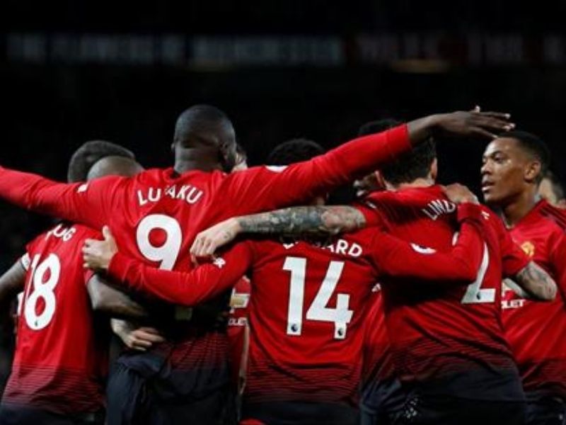 binh-luan-vien-lee-1