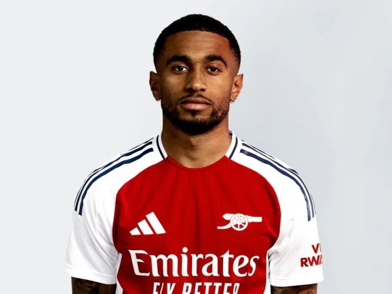 tien-ve-canh-reiss-nelson