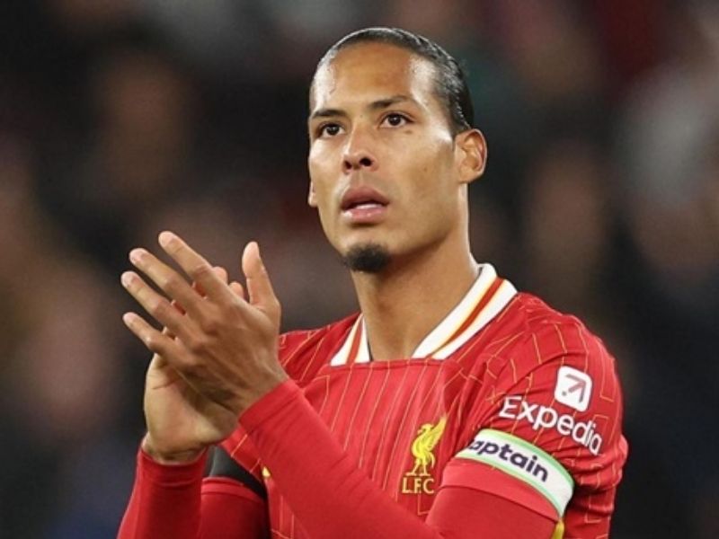 trung-ve-virgil-van-dijk-2